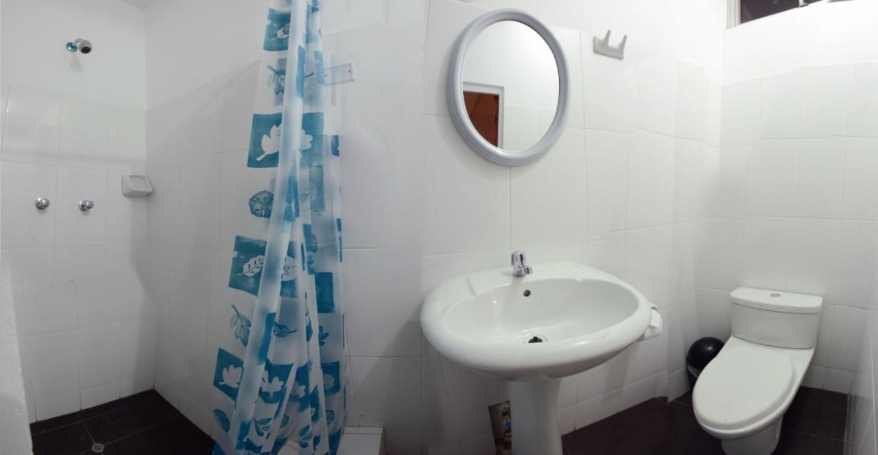 Hostal Casa Blanca Tarapoto Værelse billede