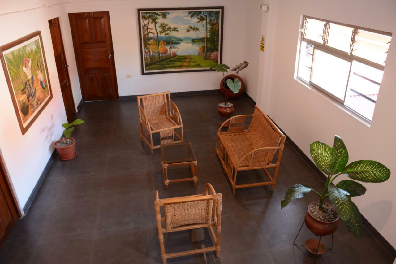 Hostal Casa Blanca Tarapoto Eksteriør billede